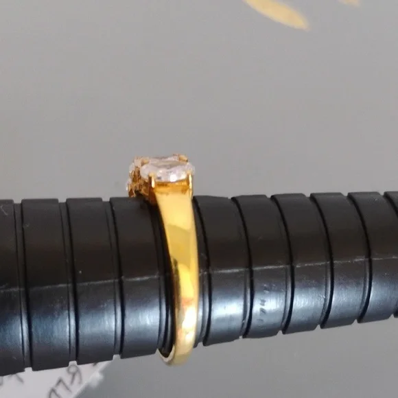 Genuine White Topaz Ring - Picture 5 of 9